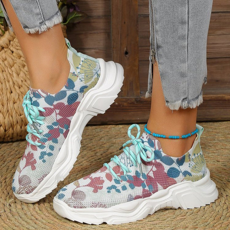 Casual mesh sneakers with ergonomic sole and floral details