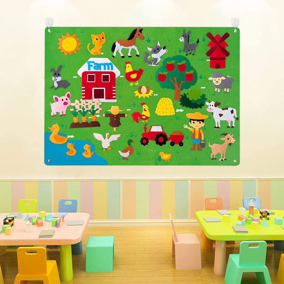 Felt story board with felt animal pieces