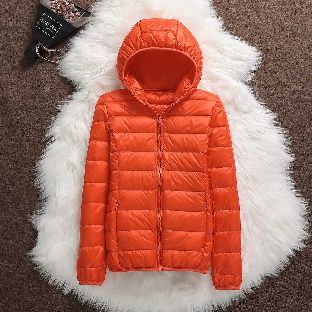 Puffer jacket with hood